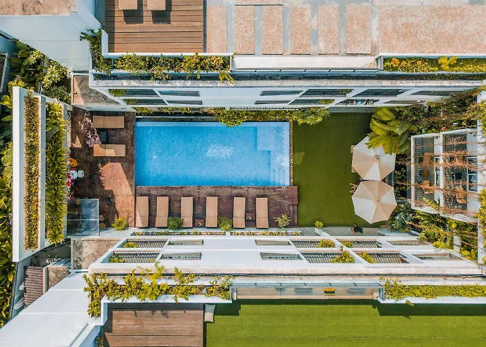 Popular Hotel 4*